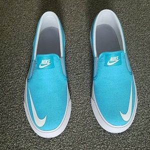 Nike Toki Slipon